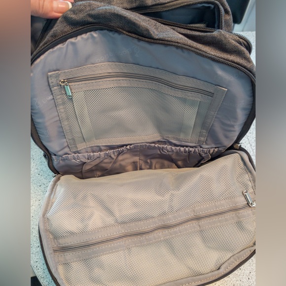 ❤️BNWT BOBBLE ROO DIAPER BAG❤️ - Picture 6 of 6